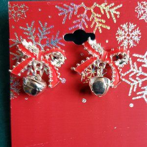 3/10$ NWT Red bow with bell holiday earrings